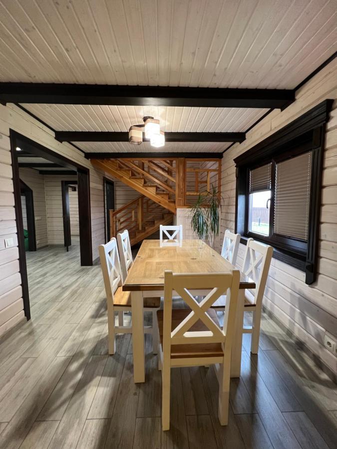 Villa Family House Truskavets Modrychi Bagian luar foto