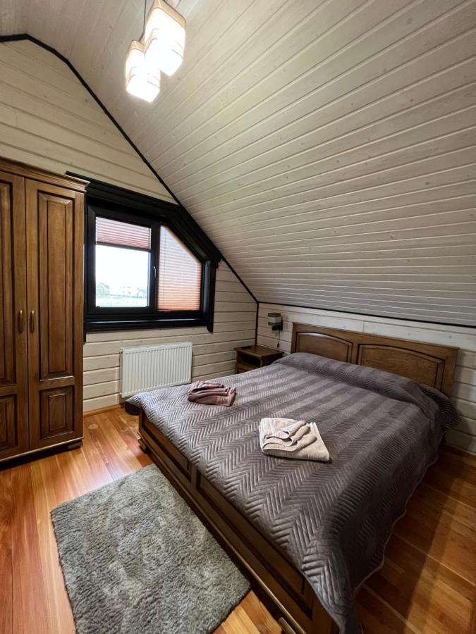Villa Family House Truskavets Modrychi Bagian luar foto