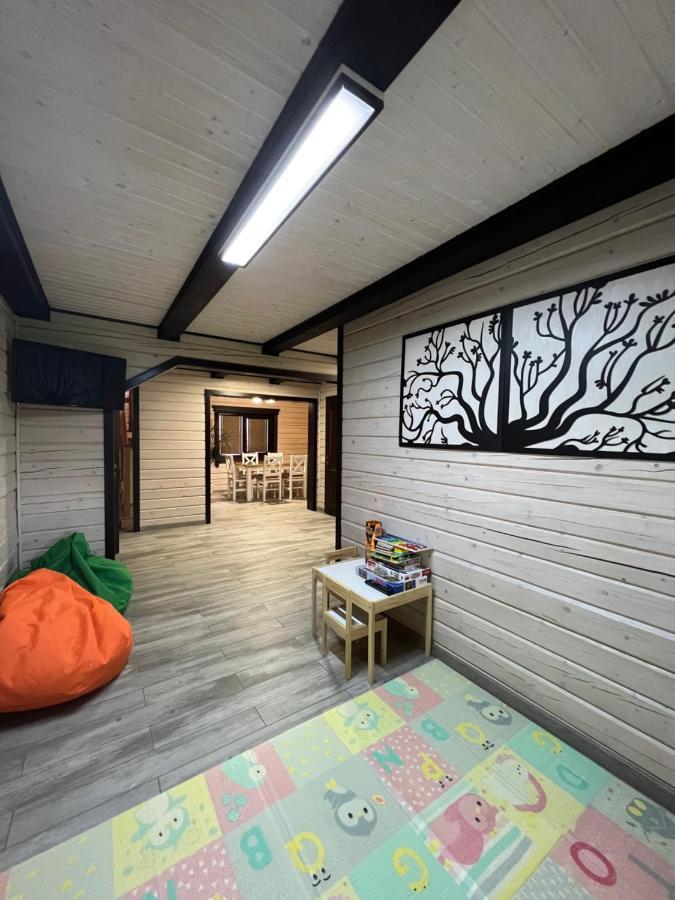 Villa Family House Truskavets Modrychi Bagian luar foto