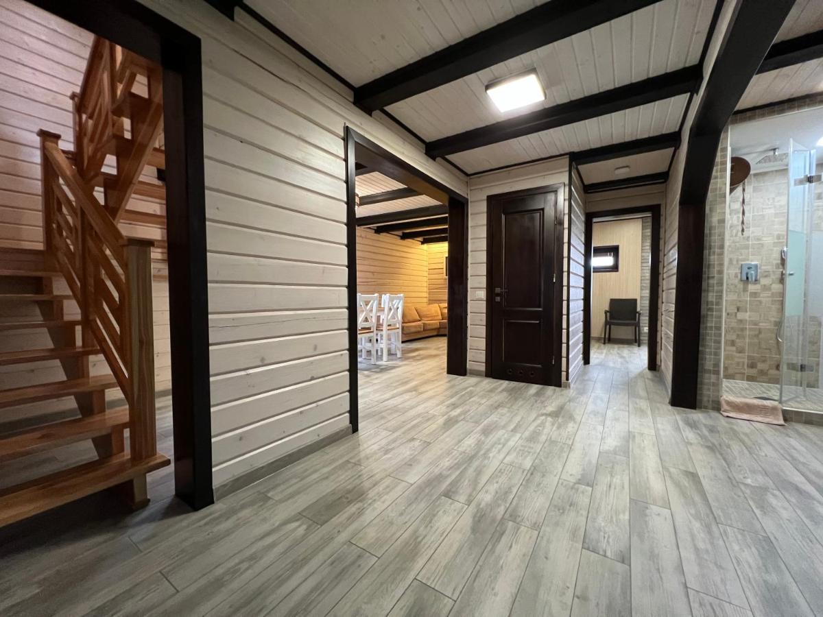 Villa Family House Truskavets Modrychi Bagian luar foto